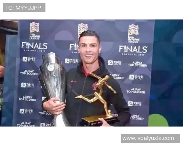 C罗本赛季狂轰22球再创辉煌领跑欧洲足坛射手榜引发热议