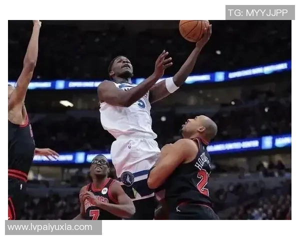 公牛大胜森林狼取得赛季第三胜:团队合作与战略优势引领胜利 公牛大胜森林狼取得赛季第三胜:团队合作与战略优势引领胜利